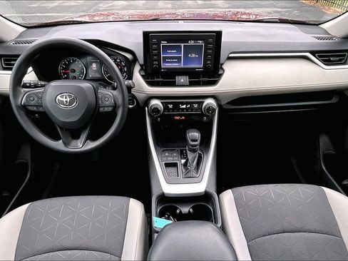 Used 2020 Toyota RAV4 XLE image 15