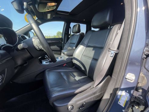 Used 2020 Jeep Grand Cherokee Limited AWD/4WD image 18