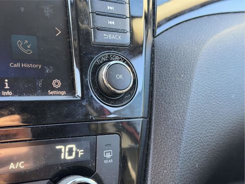 Used 2020 Nissan Rogue Sport SV image 23