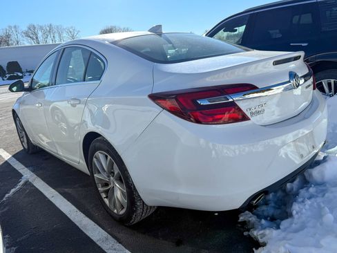 Used 2016 Buick Regal image 10