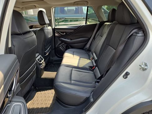 Used 2025 Subaru Outback Limited AWD/4WD image 15