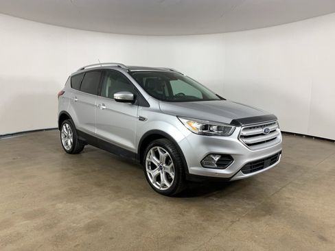 Used 2019 Ford Escape Titanium image 5