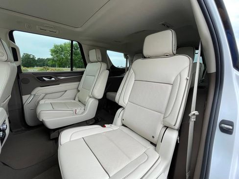 Used 2024 GMC Yukon Denali AWD/4WD image 26