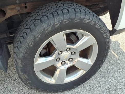 Used 2017 Chevrolet Silverado 1500 LT w/ LT Convenience Package AWD/4WD image 11