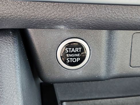 Used 2022 Nissan Rogue SV w/ SV Premium Package image 23