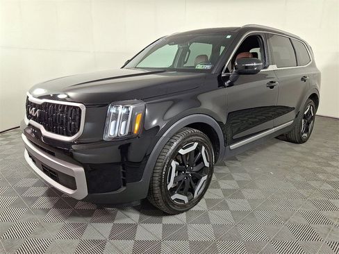 Used 2023 Kia Telluride EX w/ EX Captain's Chair Package image 6