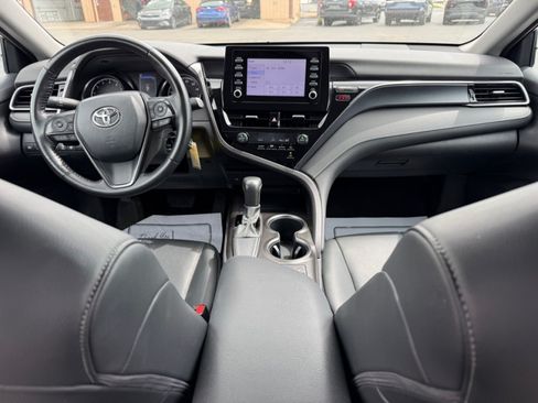 Used 2023 Toyota Camry SE FWD image 10