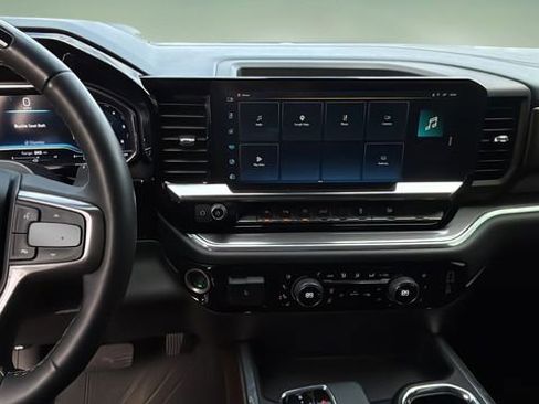 Used 2025 Chevrolet Silverado 1500 High Country image 9