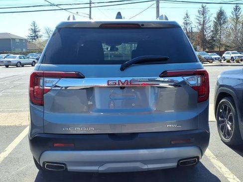 Certified 2023 GMC Acadia SLT AWD/4WD image 5