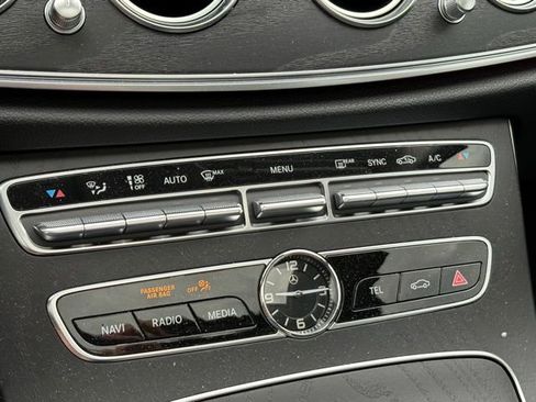 Used 2018 Mercedes-Benz E 400 4MATIC Sedan image 21