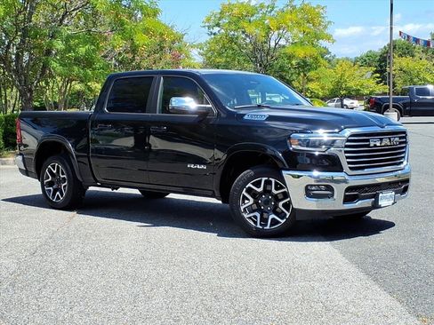 Used 2025 RAM 1500 Laramie AWD/4WD image 2