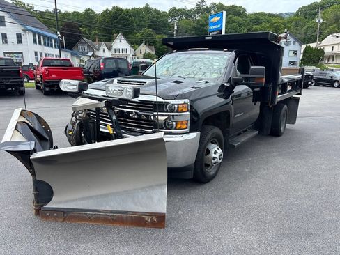 Used 2018 Chevrolet Silverado 3500 W/T w/ WT Convenience Package AWD/4WD image 1