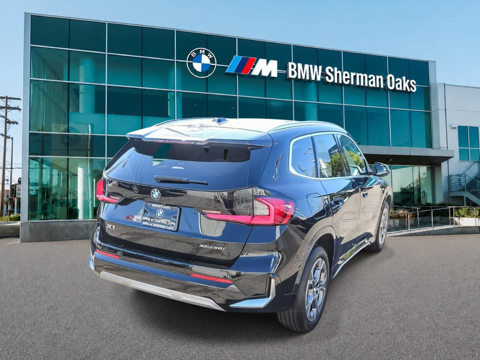 Used 2024 BMW X1 xDrive28i w/ Convenience Package AWD/4WD image 4