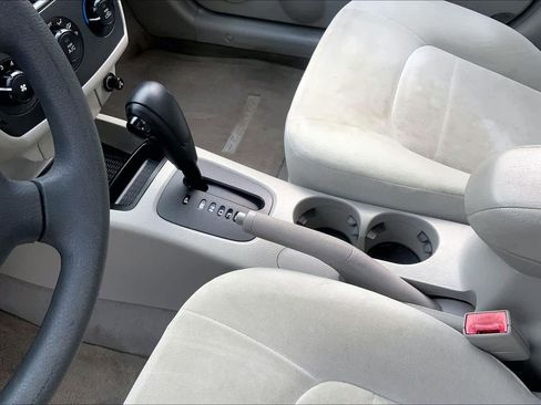 Used 2005 Kia Spectra LX image 16