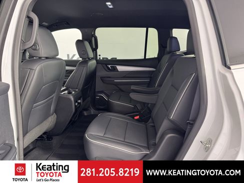 Used 2025 Buick Enclave Preferred image 15