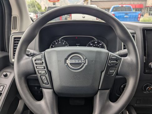 Used 2022 Nissan Frontier SV AWD/4WD image 18