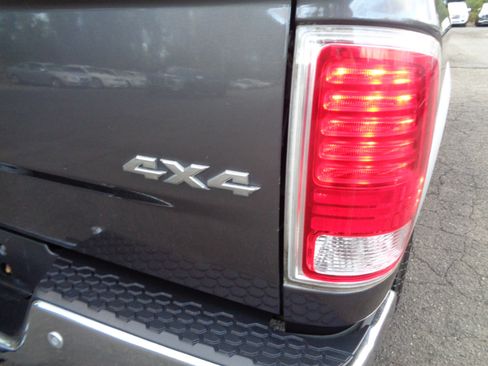 Used 2014 RAM 1500 Laramie w/ Convenience Group image 16
