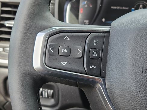 Used 2025 RAM 2500 Laramie AWD/4WD image 30