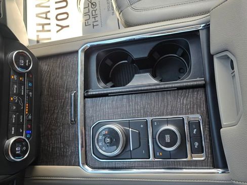 Used 2019 Ford Expedition Limited w/ Equipment Group 302A AWD/4WD image 29