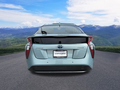 Used 2017 Toyota Prius Three FWD image 4