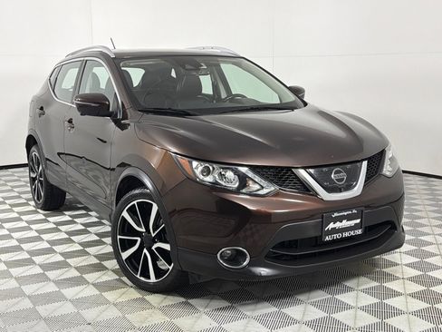 Used 2017 Nissan Rogue Sport SL w/ SL Premium Package image 2