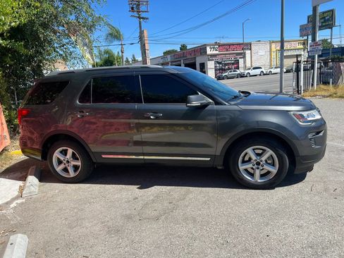 Used 2019 Ford Explorer XLT w/ Equipment Group 201A FWD image 4