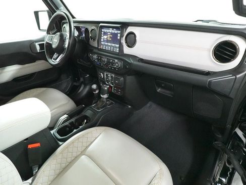 Used 2021 Jeep Wrangler Unlimited Sahara image 34