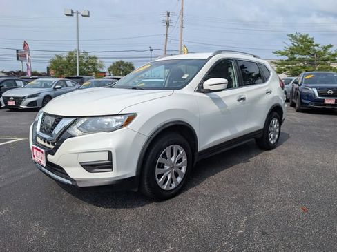 Used 2017 Nissan Rogue S w/ Appearance Package AWD/4WD image 7