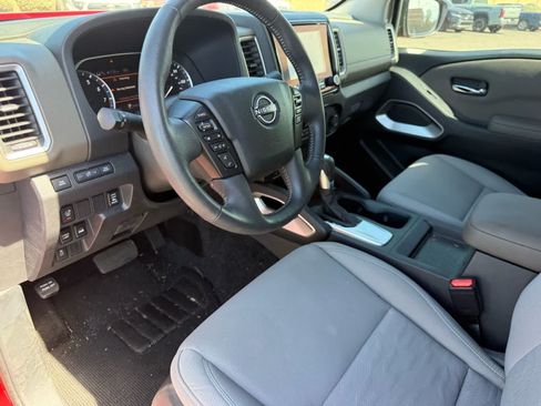 Used 2022 Nissan Frontier SV AWD/4WD image 17