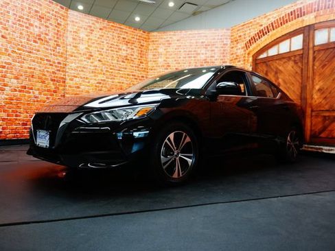 Certified 2022 Nissan Sentra SV FWD image 2