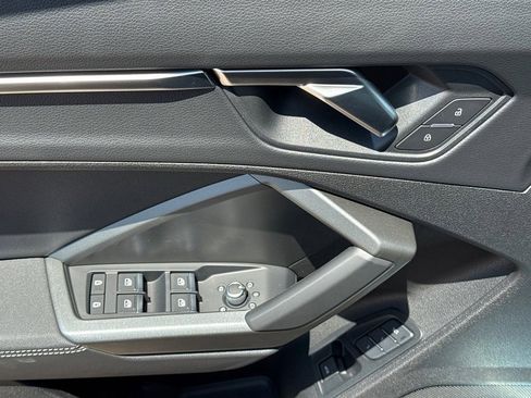 Certified 2025 Audi Q3 2.0T Premium w/ Convenience Package image 17