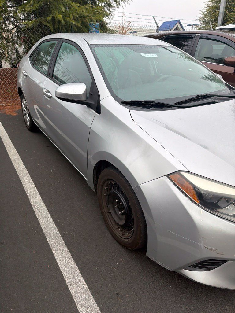 Used 2015 Toyota Corolla LE FWD image 3