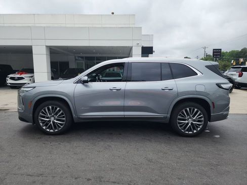 Certified 2025 Buick Enclave Avenir w/ Super Cruise Package AWD/4WD image 5