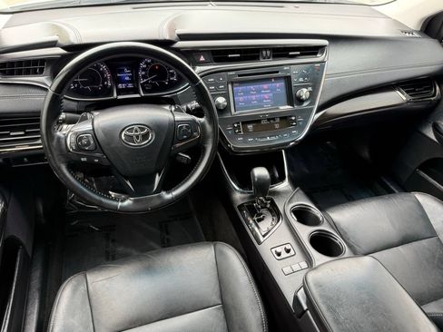 Used 2016 Toyota Avalon XLE Plus w/ Preferred Accessory Package FWD image 22