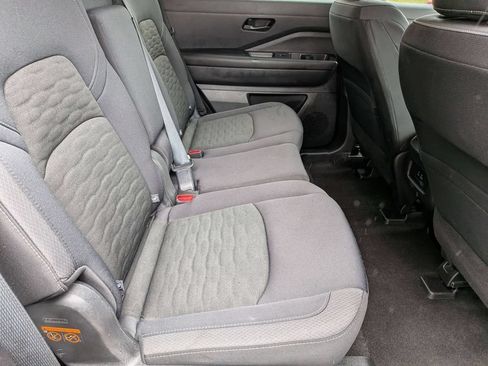 Used 2025 Nissan Pathfinder SV AWD/4WD image 59