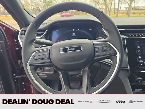 Used 2024 Jeep Grand Cherokee L Laredo w/ Trailer Tow Package AWD/4WD image 15