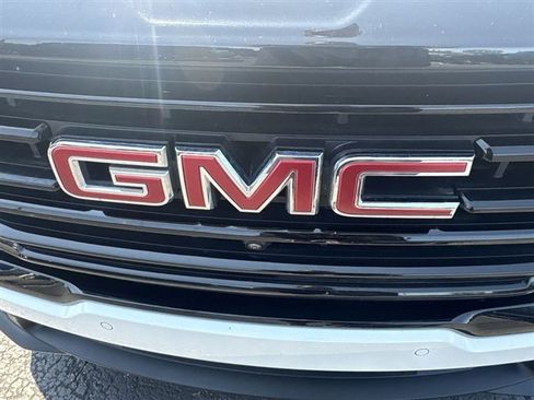 Certified 2023 GMC Terrain SLT w/ Infotainment Package II AWD/4WD image 32