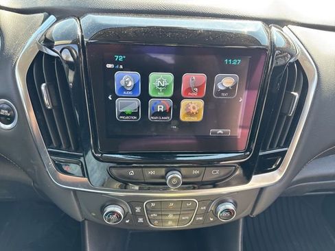 Used 2018 Chevrolet Traverse LT image 19
