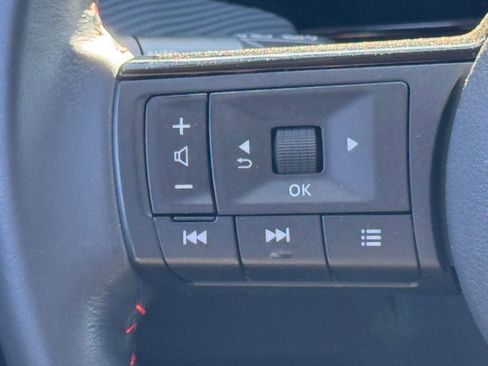 Certified 2025 Nissan Kicks SR image 15