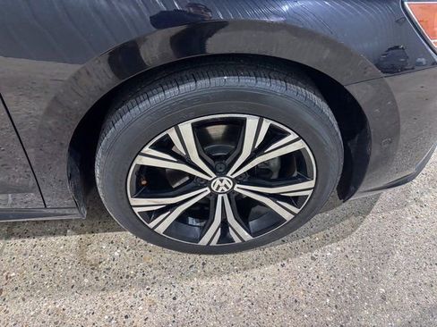 Used 2020 Volkswagen Passat 2.0T SEL image 29