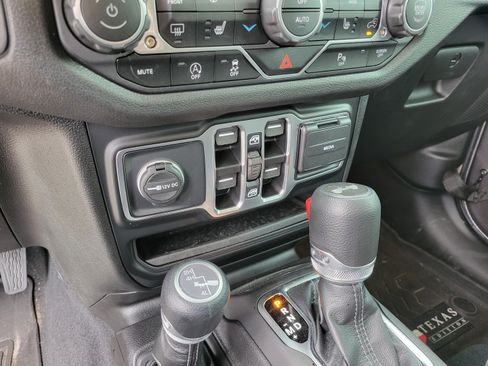 Used 2025 Jeep Wrangler Unlimited Sport AWD/4WD image 20