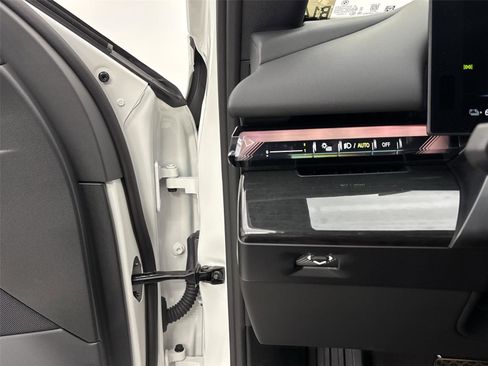 New 2026 BMW i5 eDrive40 image 31