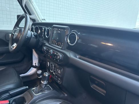 Used 2023 Jeep Wrangler Unlimited Sahara image 26