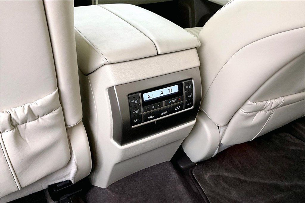 Used 2018 Lexus GX 460 Luxury w/ Preferred Accessory Package AWD/4WD image 30