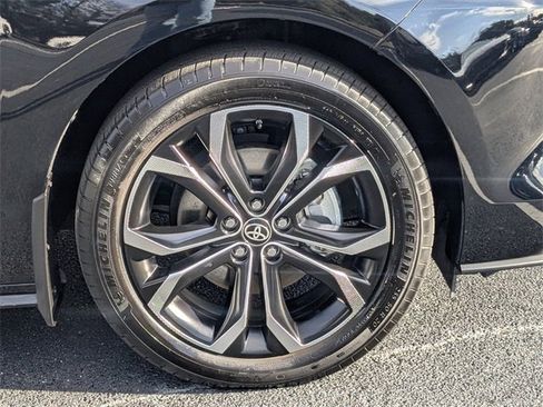 Used 2025 Toyota Sienna Platinum image 13