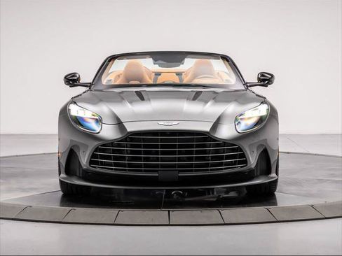 Used 2025 Aston Martin DB12 Convertible RWD image 6