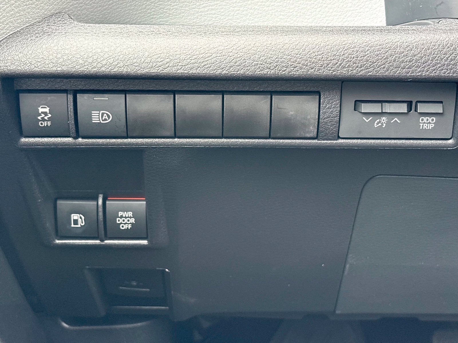 Used 2026 Toyota Sienna XLE FWD image 15