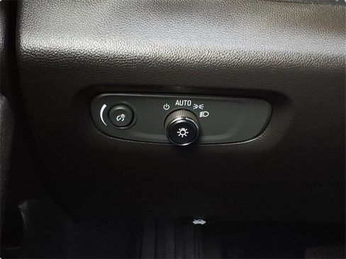 Used 2023 Chevrolet Traverse LS image 15