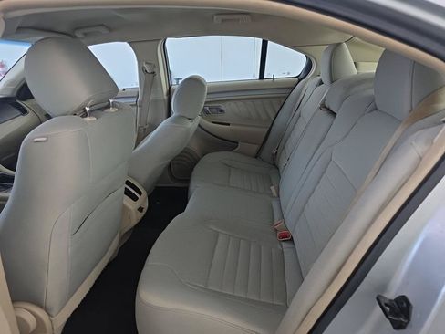 Used 2018 Ford Taurus SE FWD image 14