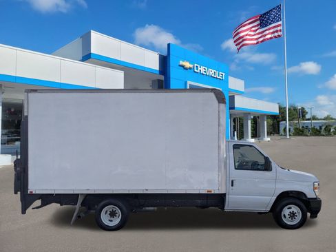 Used 2024 Ford E-350 and Econoline 350 Super Duty w/ Driver's Safety Package image 3